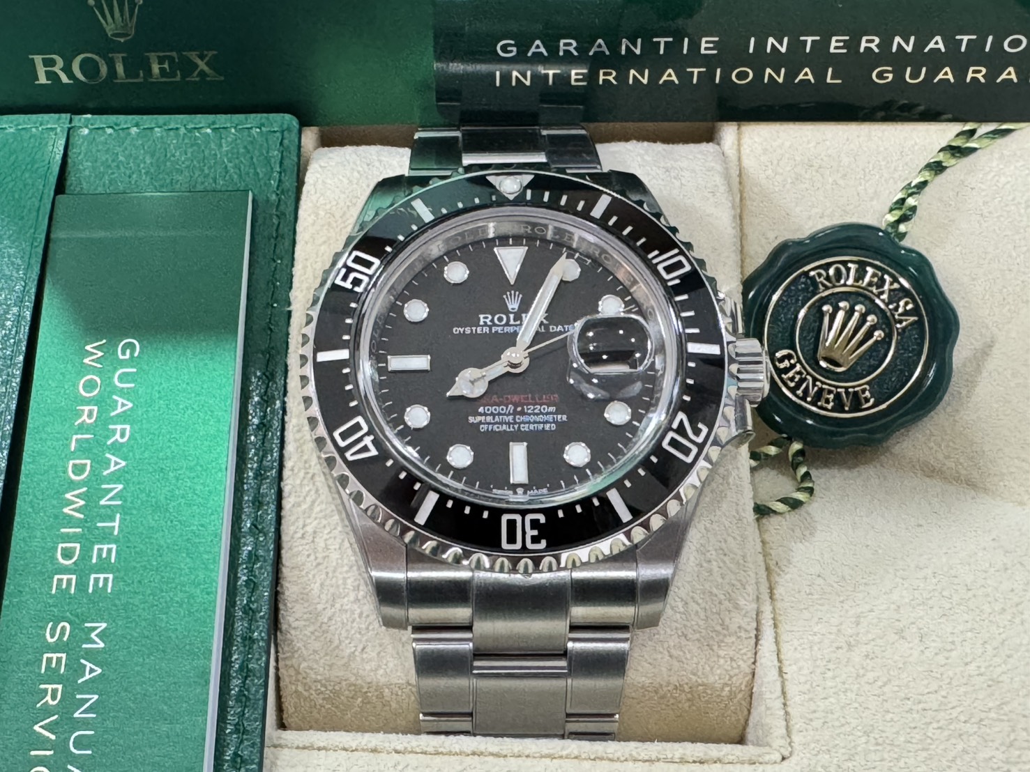 ROLEX  Sea-Dweller 126600 
